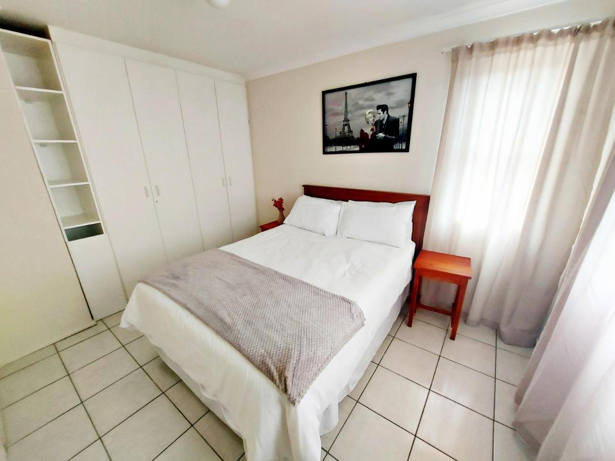 Broadway Self Catering Apartments Durbanville Exterior foto